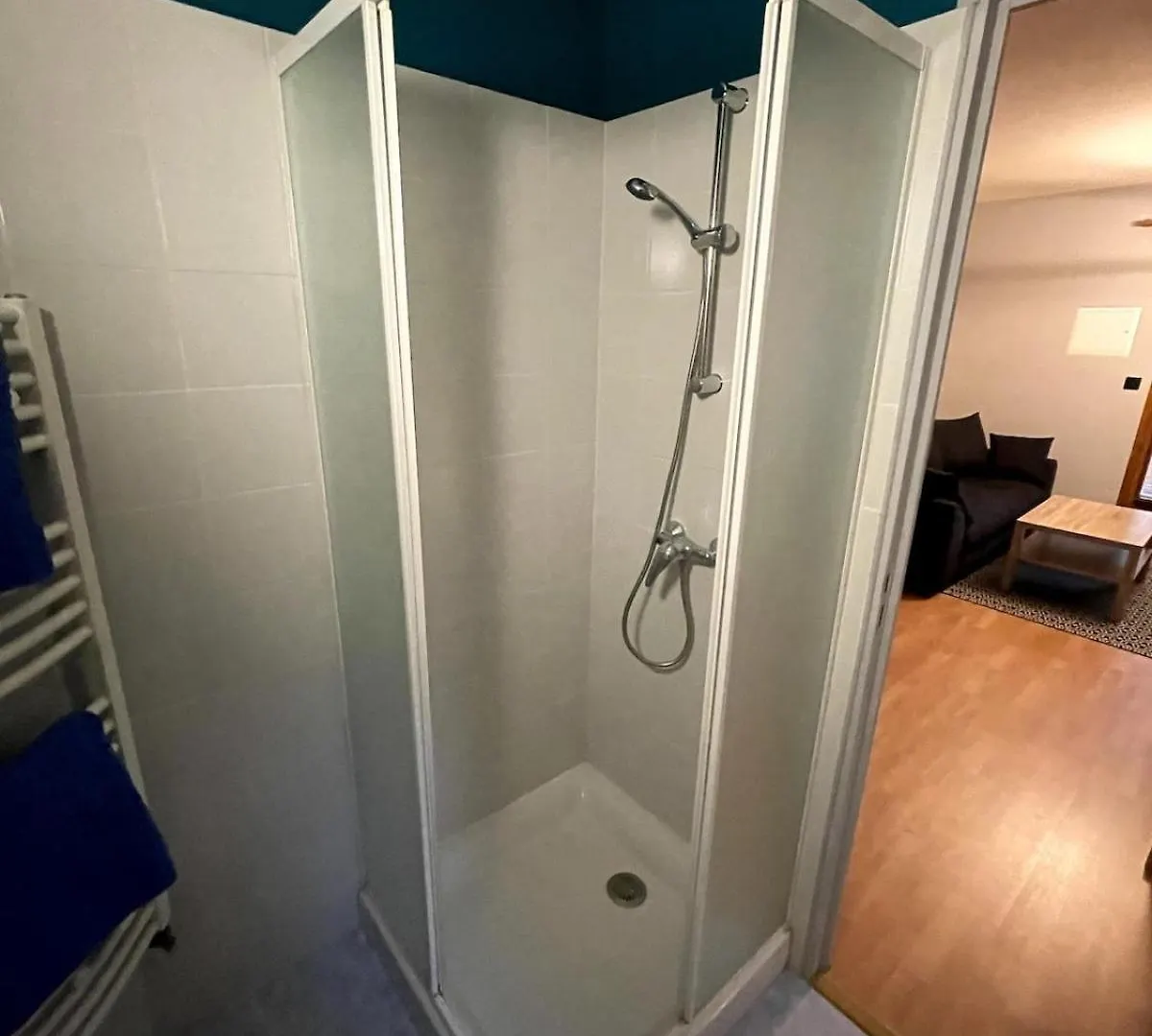 Jolie Studio Toutes Saisons, Impossible De Communiquer Merci De Passer Sur Autre Site Pour Le Moment Crots Apartment